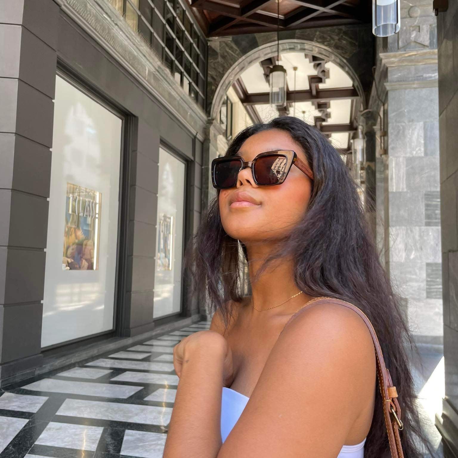 Snygga stora solglasögon