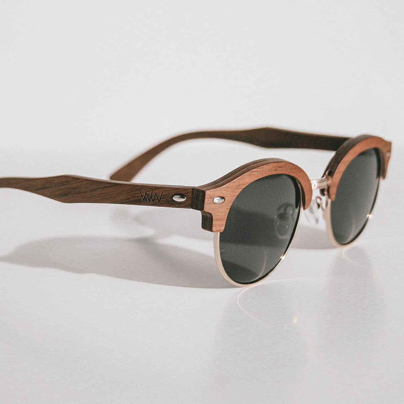 Round sunglasses, Green lens
