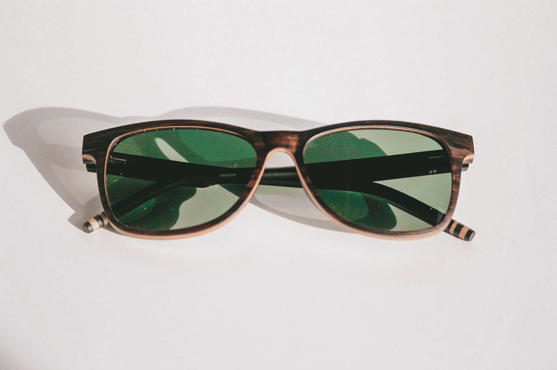Solglasögon i trä - ID01 - Sandalwood / Oak
